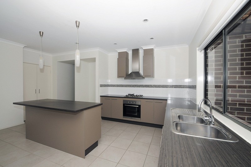 17 Sky Way, CARRUM DOWNS, VIC 3201