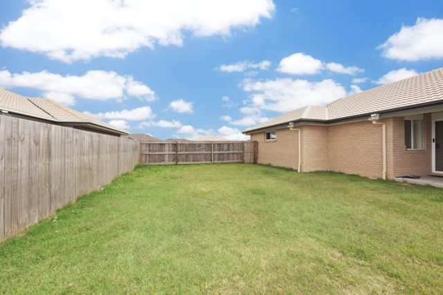 21 Nixon Drive, NORTH BOOVAL, QLD 4304