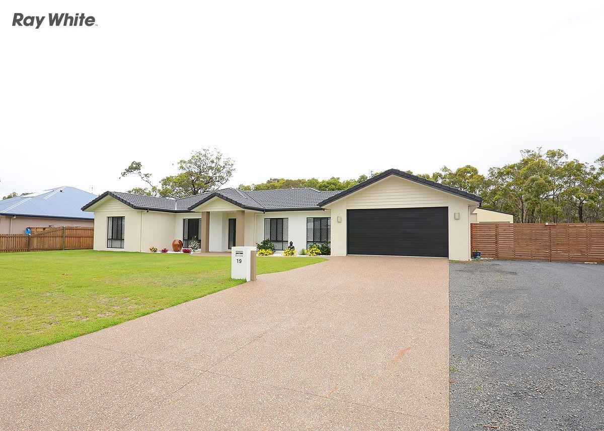 19 Heathland Avenue, WONDUNNA, QLD 4655
