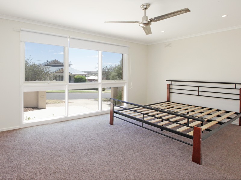 1/71 Moruya Drive, GROVEDALE, VIC 3216