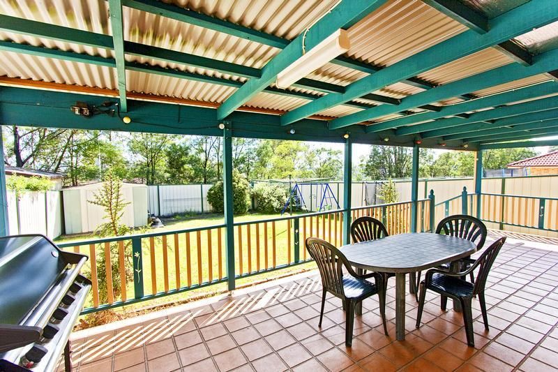 27 Pardalote Place, GLENMORE PARK, NSW 2745