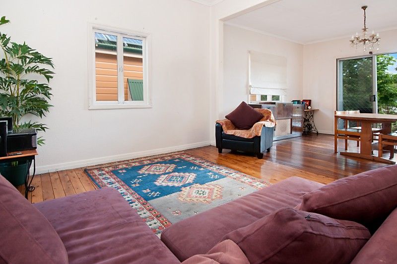 31 Blakeney Street, HIGHGATE HILL, QLD 4101