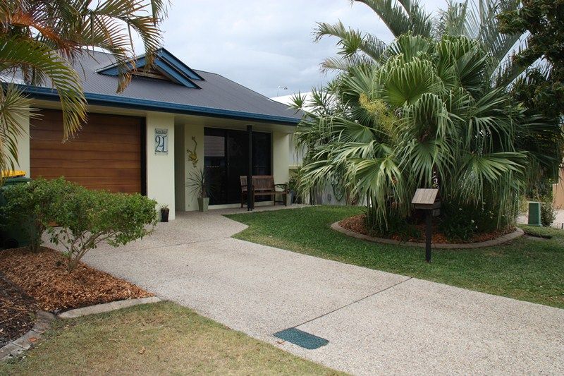 21 Maldives Place, KAWANA ISLAND QLD 4575