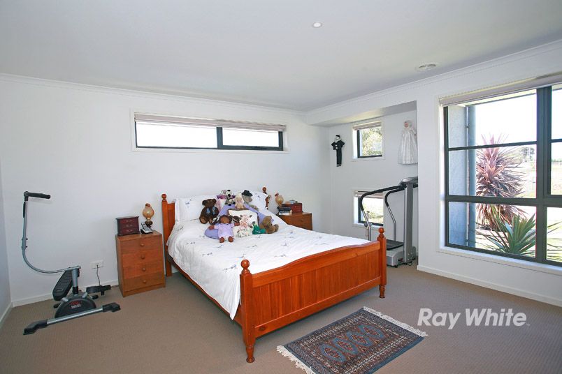 18 Bluemist Circuit, LYNDHURST, VIC 3975