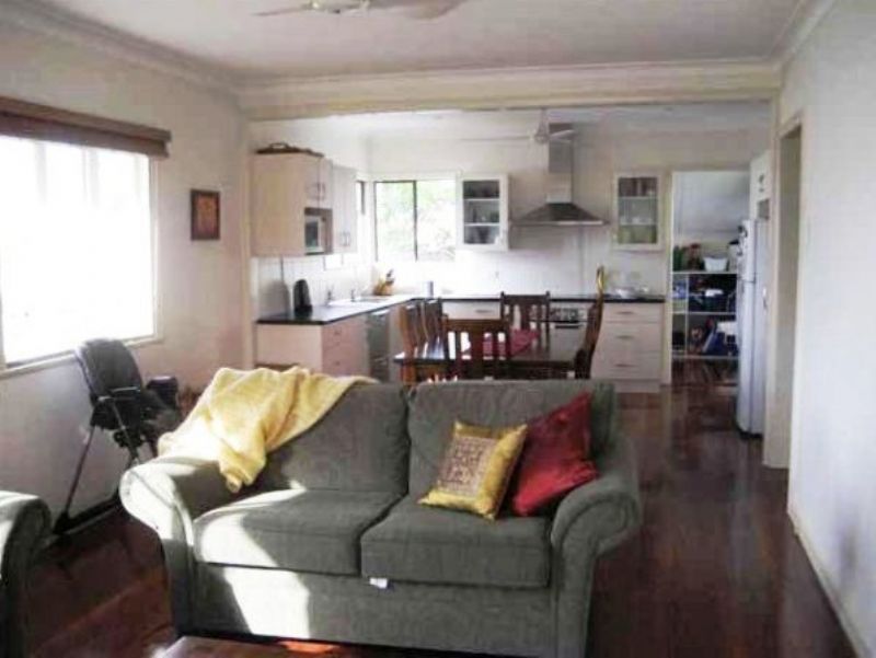 4 Blackwood Avenue, CANNON HILL, QLD 4170