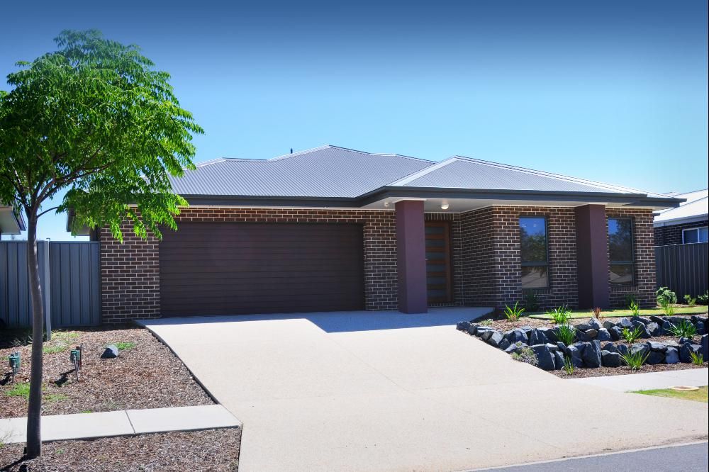 33 Cambridge Drive, THURGOONA, NSW 2640