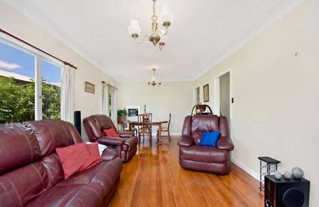 16 Trundle Street, COORPAROO, QLD 4151