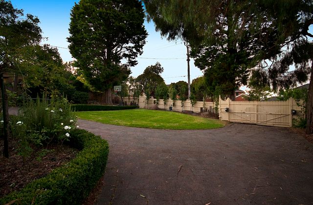 82 Centre Road, VERMONT, VIC 3133
