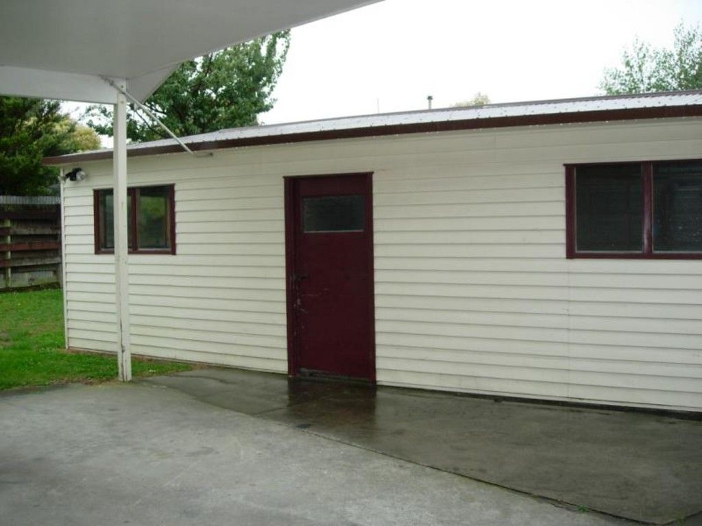 33 Rhodes Drive, KELVIN GROVE, Palmerston North City