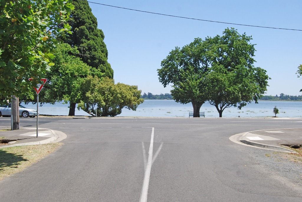 33 Victoria Avenue, LAKE WENDOUREE, VIC 3350