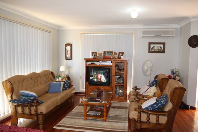 17B Francisco Crescent, ROSEMEADOW, NSW 2560
