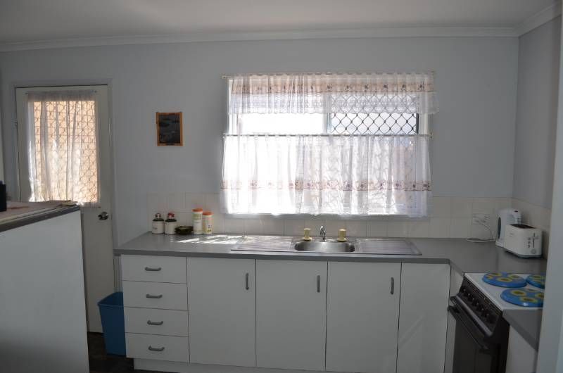 2/16 McCann Street, SOUTH GLADSTONE, QLD 4680