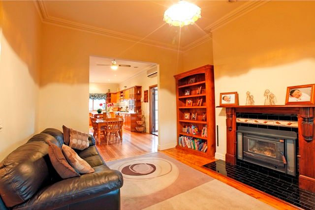 61 Cuthbert Road, RESERVOIR, VIC 3073