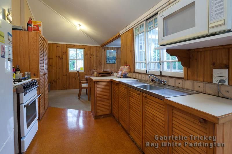 17 Moore Street, MILTON, QLD 4064