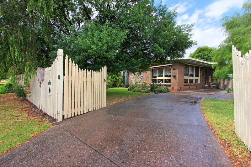 27 Walpole Avenue, ROSEBUD, VIC 3939