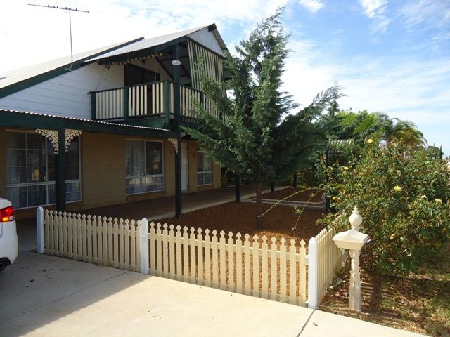 18  Half Moon Drive, WAGGRAKINE, WA 6530