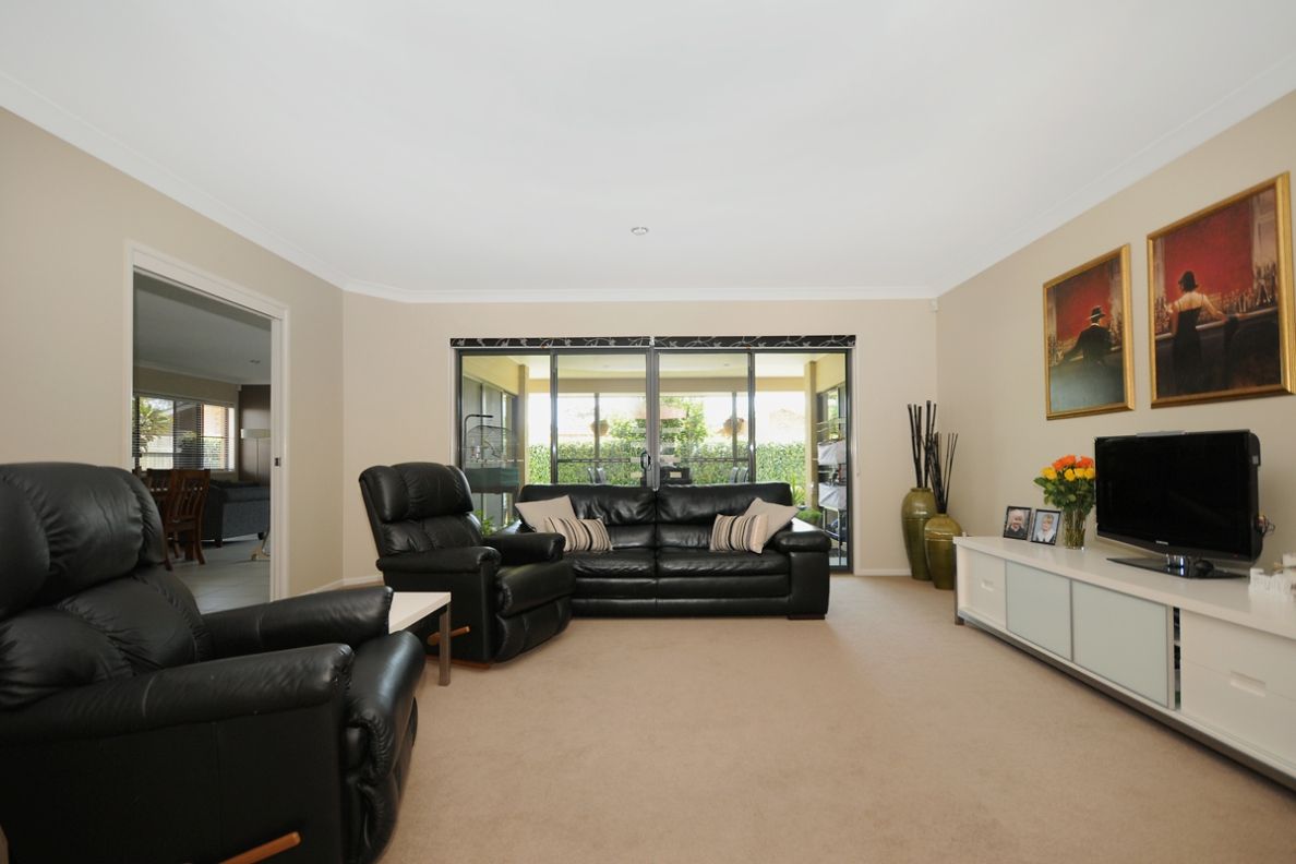 17 McClymont Drive, RANGEVILLE, QLD 4350