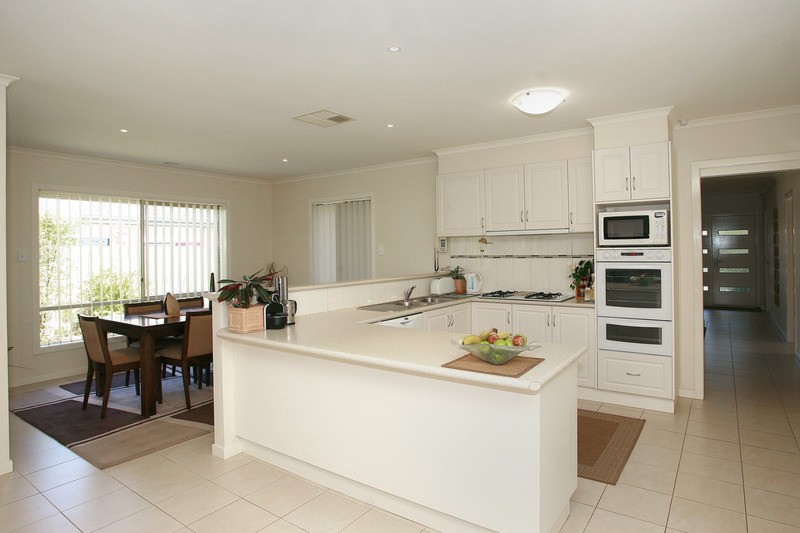 11 Dunferline Crescent, CRANBOURNE, VIC 3977