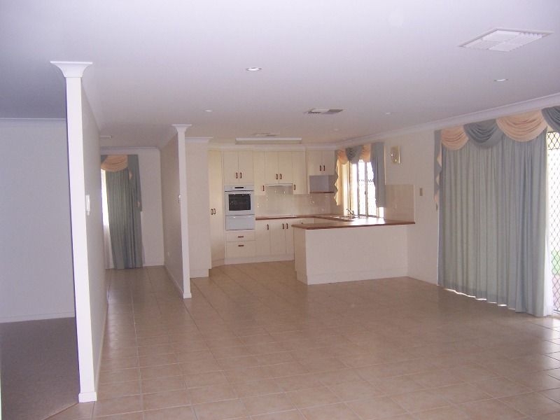 12 Haswell Street, EMERALD, QLD 4720