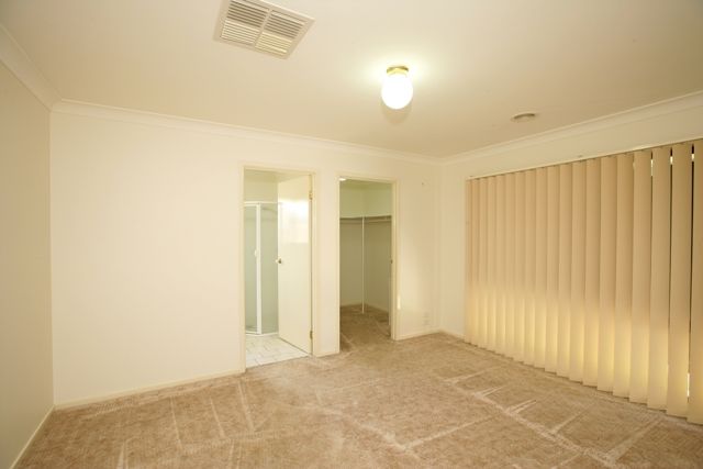 72 Yentoo Drive, GLENFIELD PARK, NSW 2650