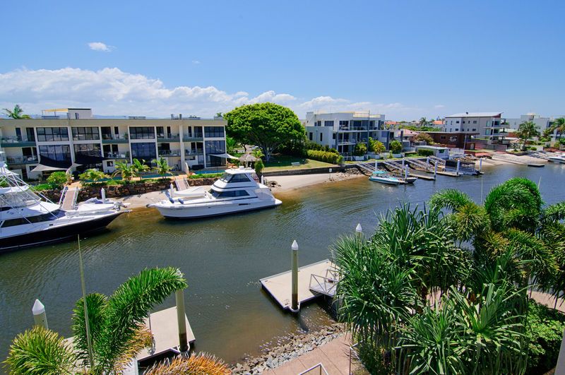 10/36 Oatland Esplanade, RUNAWAY BAY, QLD 4216