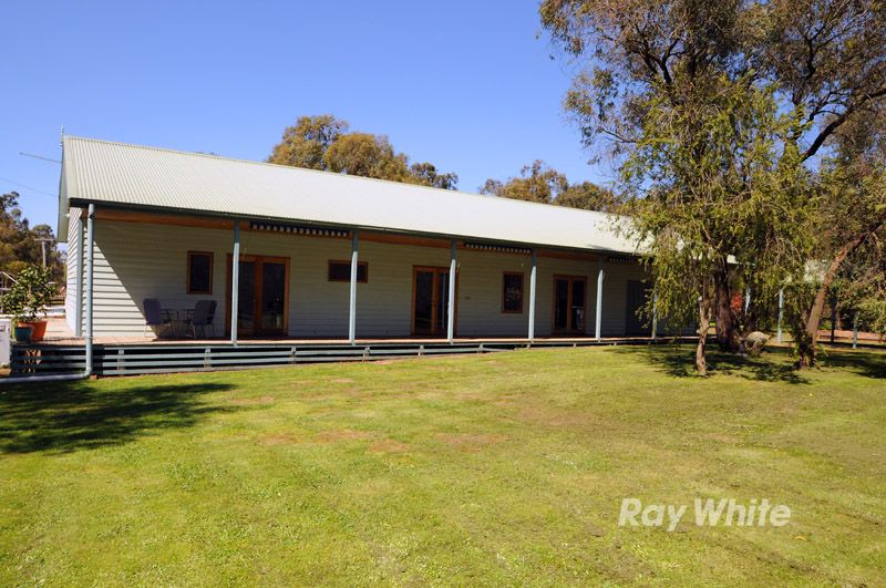 16 Maywood Road, CRANBOURNE, VIC 3977