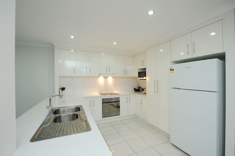 2/27 Side Street, WEST GLADSTONE, QLD 4680