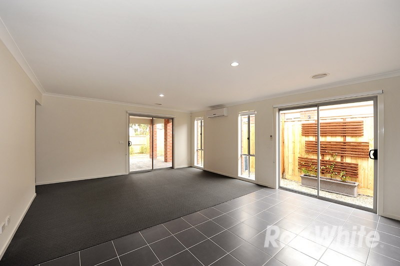 4 Cranbrook Circuit, OFFICER, VIC 3809