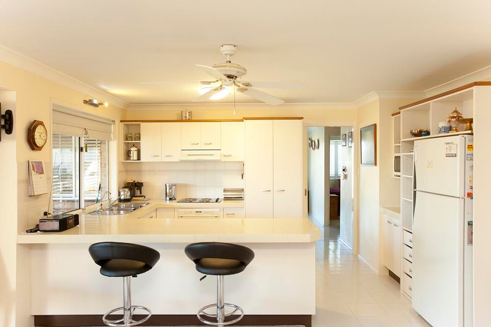 8 Mindona Street, WISHART, QLD 4122