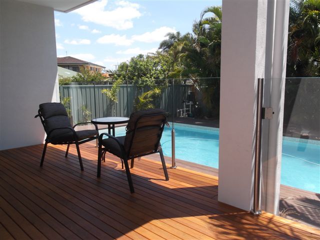 2/11  Margaroola Avenue, BIGGERA WATERS, QLD 4216