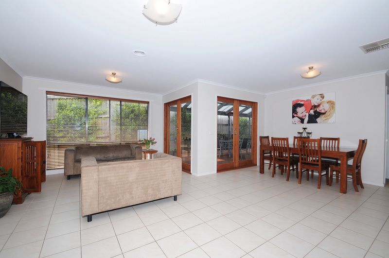 17 Esta Court, CARRUM DOWNS, VIC 3201