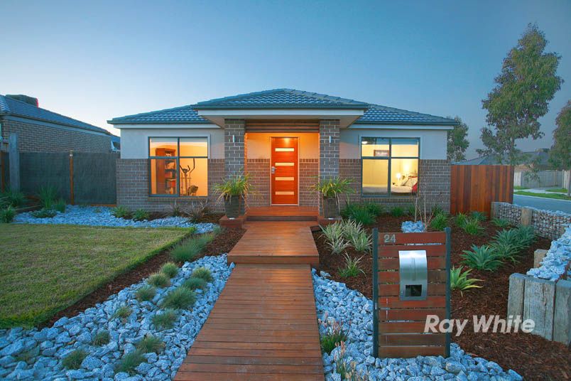 24 Thunderbolt Drive, CRANBOURNE, VIC 3977