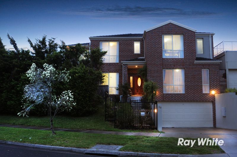 38 Blackwood Drive, HAMPTON PARK, VIC 3976