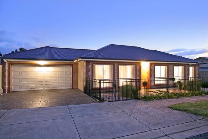 15 Chaucer Street, Clearview SA 5085
