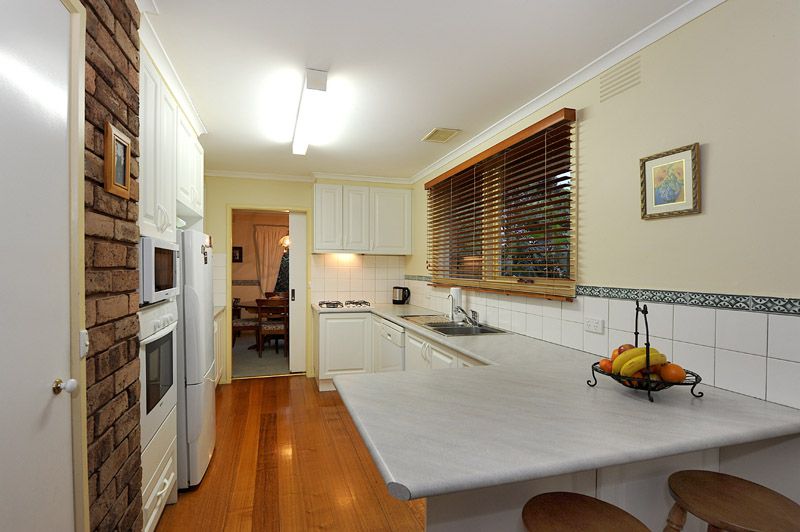 6 Hartington Drive, WANTIRNA, VIC 3152