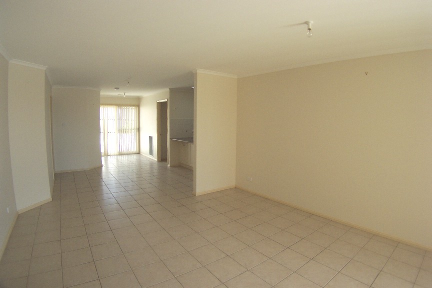 1/5 Weir Place, QUEANBEYAN, NSW 2620