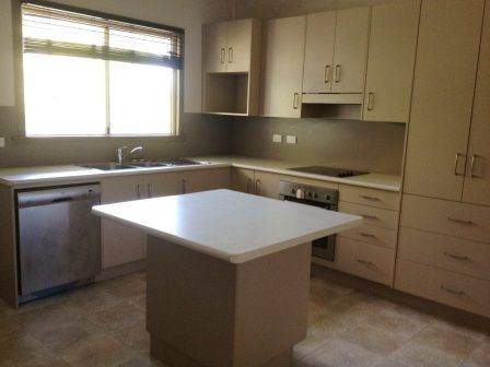 8 Luck Avenue, WANDAL, QLD 4700