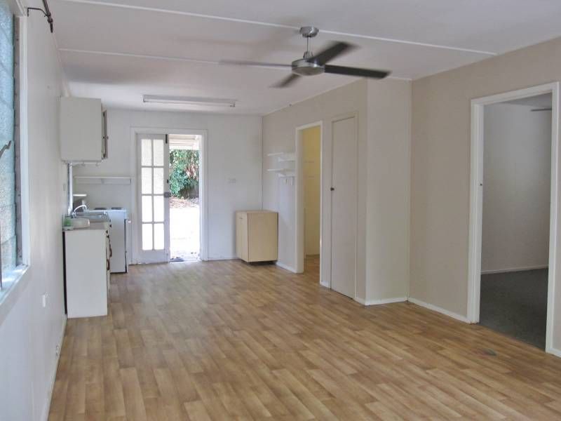 100 Christensen Street, MACHANS BEACH, QLD 4878