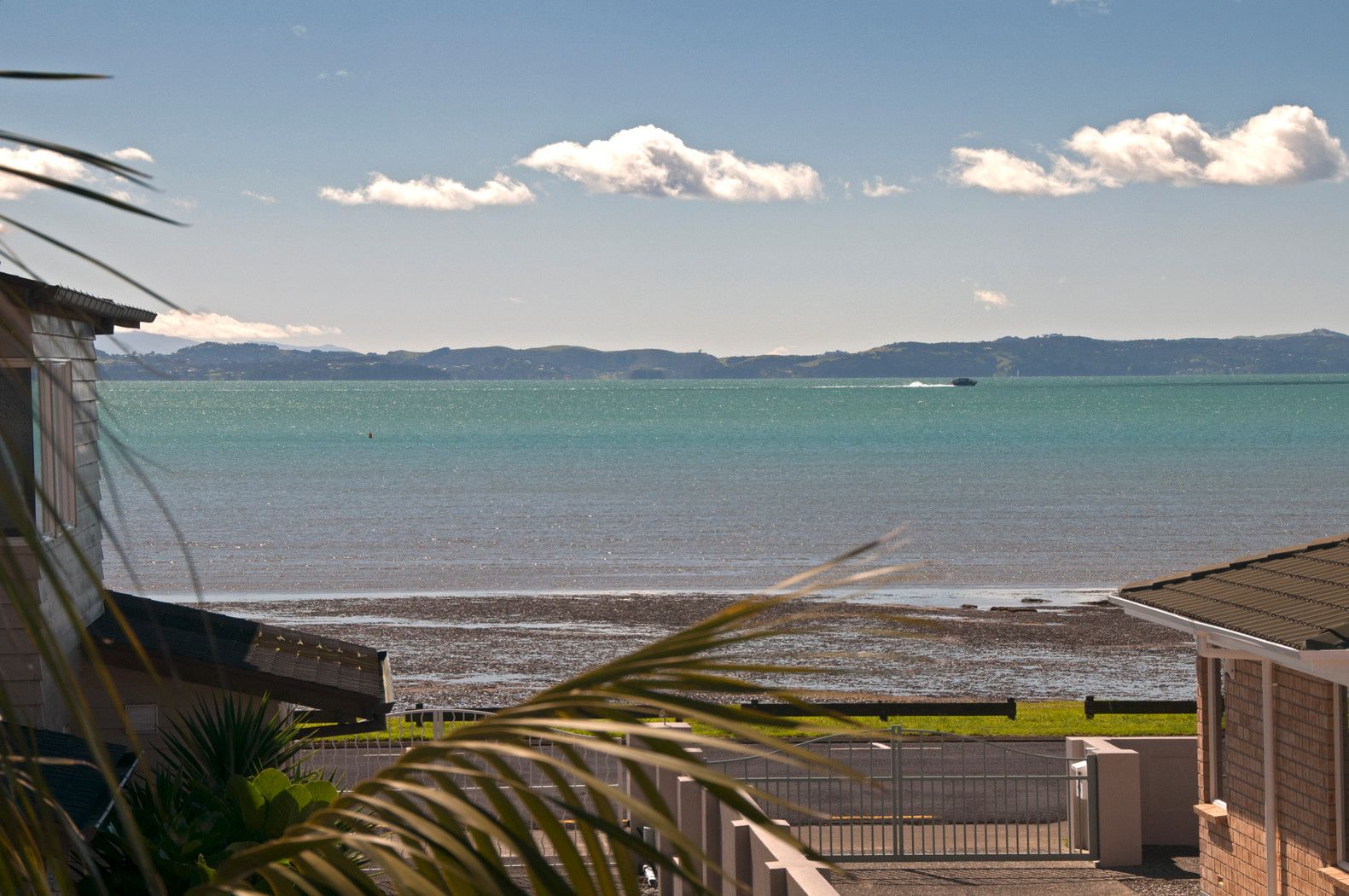 16 Rogers Avenue, EASTERN BEACH, Manukau City