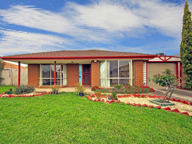 17 St Lawrence Close, WERRIBEE VIC 3030