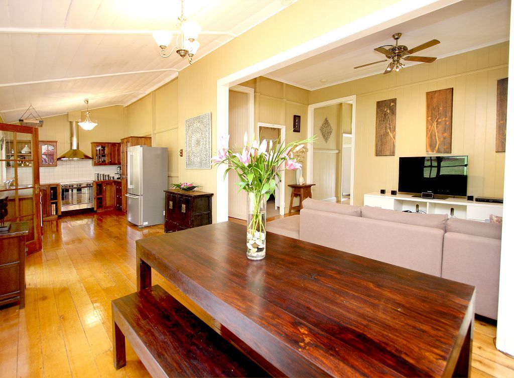 52 Chermside Road, EASTERN HEIGHTS, QLD 4305