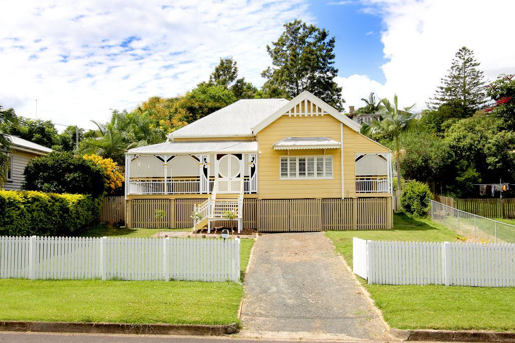 52 Chermside Road, EASTERN HEIGHTS QLD 4305