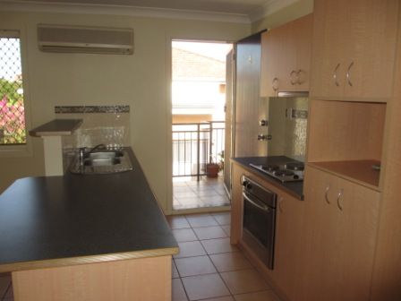 6/8  Gordon Street, GREENSLOPES, QLD 4120