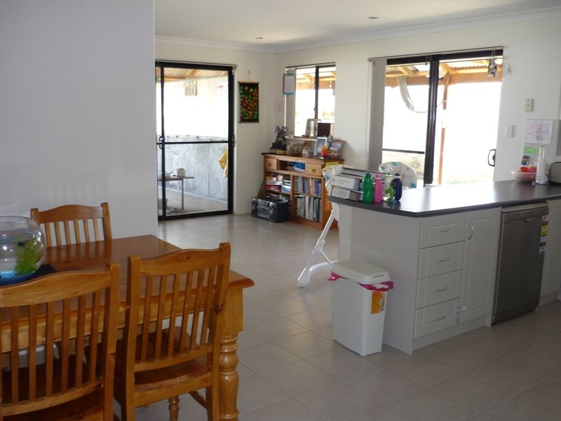 32 Spinnaker Way, DRUMMOND COVE, WA 6532