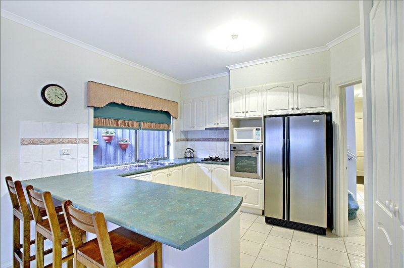 10 Wisteria Drive, BUNDOORA, VIC 3083