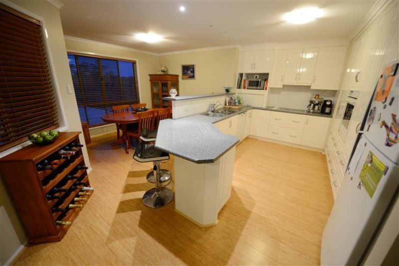 42 Cockatoo Drive, NEW AUCKLAND, QLD 4680