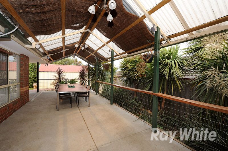 8 Gilbert Place, BERWICK VIC 3806