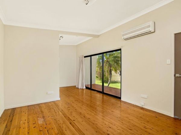 2 Maurie Avenue, WARNERS BAY, NSW 2282
