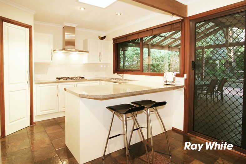 32 Merryn Grove, WANTIRNA SOUTH, VIC 3152