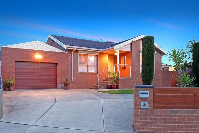 13 Gunsynd Close, THOMASTOWN, VIC 3074